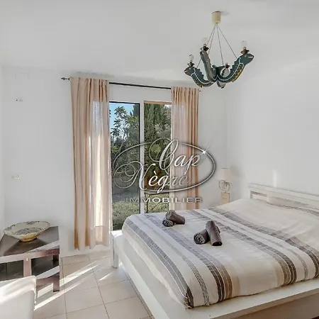 Avec Piscine Classée 4 étoiles Pour 12 Pers Vue Au Canadel Le Rayol-Canadel-sur-Mer