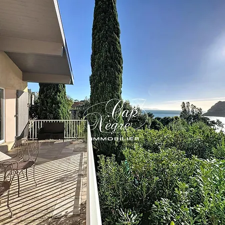 Avec Piscine Classée 4 étoiles Pour 12 Pers Vue Au Canadel Villa